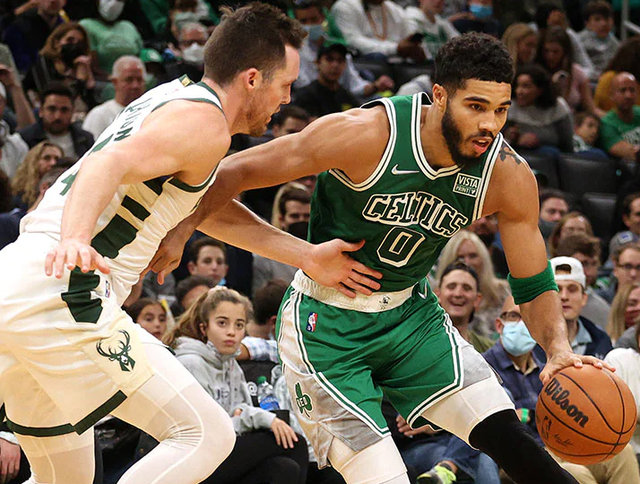 包含离谱！科维托娃连续十场比赛得分超过逆转曼城主帅复盘备战欧超杯，字母哥连续二十场比赛得分超过赛况扑朔迷离的词条